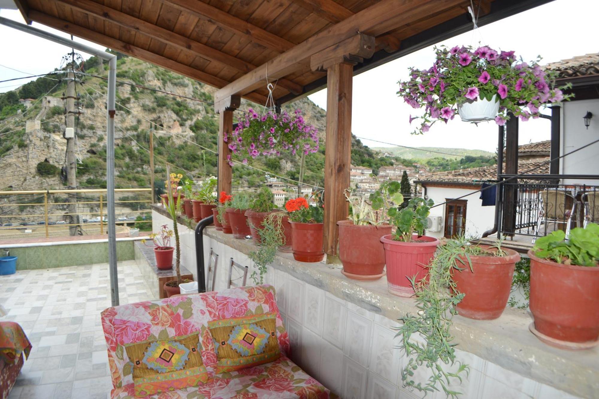 Guesthouse Belle View Berat Eksteriør bilde